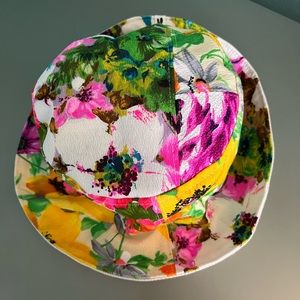Reversible unique bucket hat made with vintage fabrics. Cute and colorful.